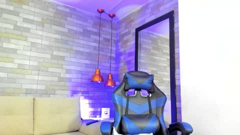 Snapshot of dixypalmer chatting on 6, 10, 2025 DixyPalmer online show from 6, 10, 2025