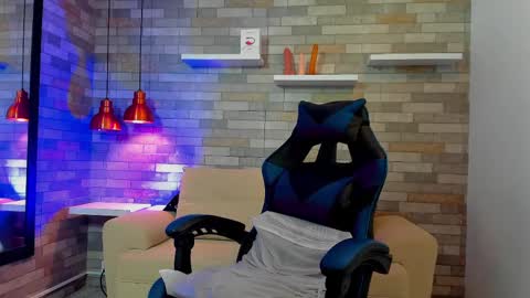 Snapshot of dixypalmer chatting on 10, 10, 2025 DixyPalmer online show from 10, 10, 2025
