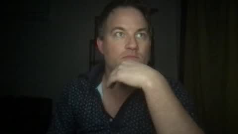 Snapshot of djswpy chatting on 28, 2, 2026 TriflinYoBitch online show from 28, 2, 2026