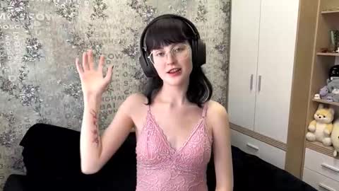 Annie PVT IS OPEN online show from 15, 9, 2025