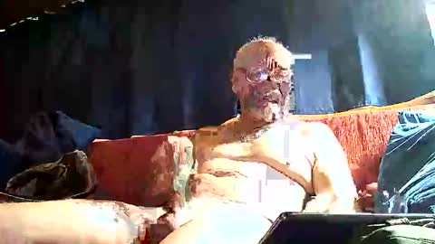 Snapshot of doghouseblue chatting on 14, 10, 2025 doghouseblue online show from 14, 10, 2025