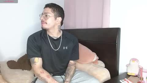 Snapshot of doll_and_sex chatting on 5, 12, 2024 Auro and Santiago online show from 5, 12, 2024