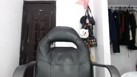 Snapshot of doll_dollys_ chatting on 28, 1, 2025 doll_dollys_ online show from 28, 1, 2025