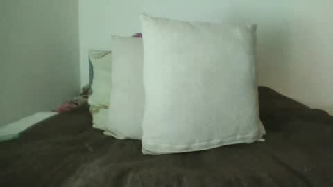 Snapshot of doll_dollys_ chatting on 8, 5, 2026 doll_dollys_ online show from 8, 5, 2026