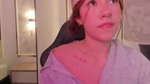 Snapshot of doll_eyeess_ chatting on 20, 9, 2025 D online show from 20, 9, 2025