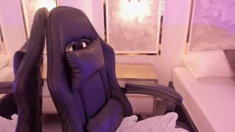 Snapshot of doll_eyeess_ chatting on 30, 9, 2025 D online show from 30, 9, 2025