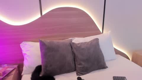 Snapshot of doll_eyeess_ chatting on 18, 10, 2025 D online show from 18, 10, 2025