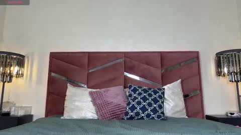 Snapshot of doll_from_venus chatting on 27, 9, 2025 Dorothy Mayfield online show from 27, 9, 2025