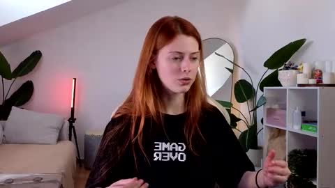 Your doll Lesli online show from 10, 10, 2025