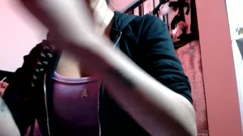 Snapshot of doll_sary chatting on 8, 1, 2025 Catherine XXX online show from 8, 1, 2025