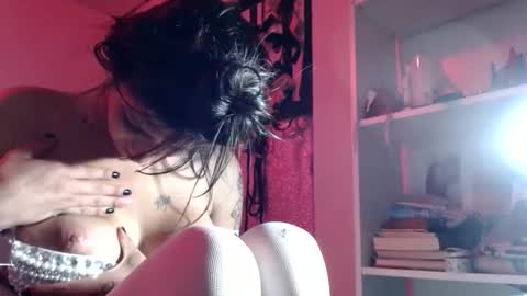 Snapshot of doll_sary chatting on 12, 1, 2025 Catherine XXX online show from 12, 1, 2025