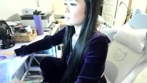 Snapshot of dolllface chatting on 7, 3, 2026 DOLLLFACE online show from 7, 3, 2026