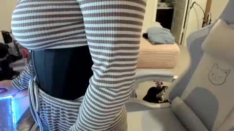 Snapshot of dolllface chatting on 13, 3, 2026 DOLLLFACE online show from 13, 3, 2026