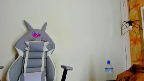   online show from 30, 10, 2025