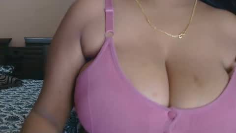 Snapshot of dolly_2 chatting on 14, 10, 2025 dolly_2 online show from 14, 10, 2025