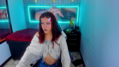 Snapshot of dolly_boob chatting on 20, 12, 2025 dolly_boob online show from 20, 12, 2025