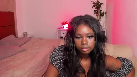 Snapshot of dolly_paige chatting on 16, 1, 2025 emily -- online show from 16, 1, 2025