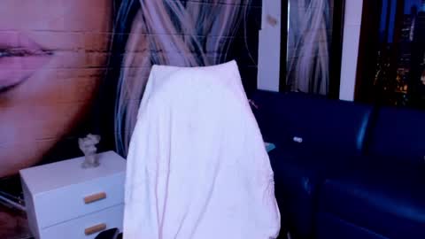 Dolly pocket online show from 13, 4, 2026