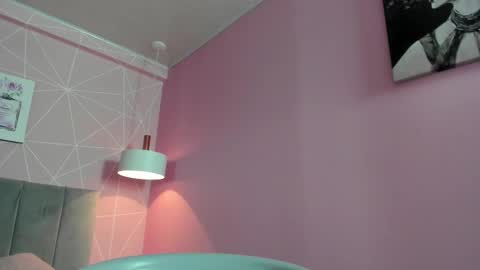 Snapshot of dolly_zoe chatting on 25, 2, 2025 Call me Zoe online show from 25, 2, 2025