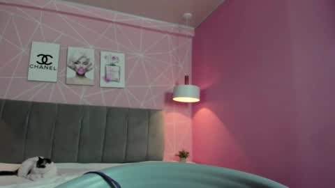 Snapshot of dolly_zoe chatting on 7, 3, 2025 Call me Zoe online show from 7, 3, 2025