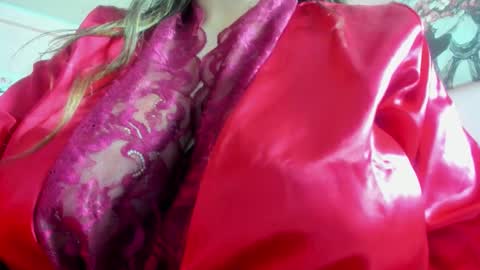 Snapshot of dolly_zoe chatting on 24, 10, 2025 Call me Zoe online show from 24, 10, 2025