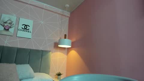 Snapshot of dolly_zoe chatting on 5, 11, 2025 Call me Zoe online show from 5, 11, 2025