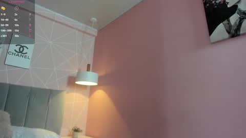 Snapshot of dolly_zoe chatting on 15, 12, 2025 Call me Zoe online show from 15, 12, 2025