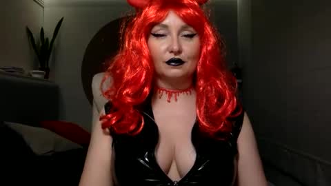 Snapshot of dom_mummy chatting on 1, 11, 2025 DOM MUMMY online show from 1, 11, 2025