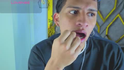 Snapshot of dom_veneno chatting on 14, 12, 2025 dom_veneno online show from 14, 12, 2025