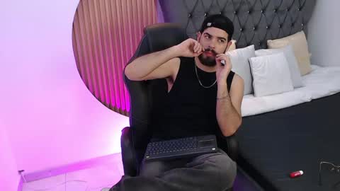 Snapshot of domboy_ chatting on 27, 5, 2026 domboy online show from 27, 5, 2026