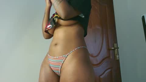 Snapshot of domecesy chatting on 13, 11, 2025 Amarie noels online show from 13, 11, 2025