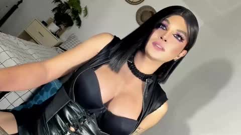 Snapshot of domina_angela chatting on 2, 3, 2025 ANGELA online show from 2, 3, 2025