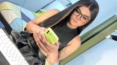 Snapshot of domina_angela chatting on 19, 9, 2025 ANGELA online show from 19, 9, 2025