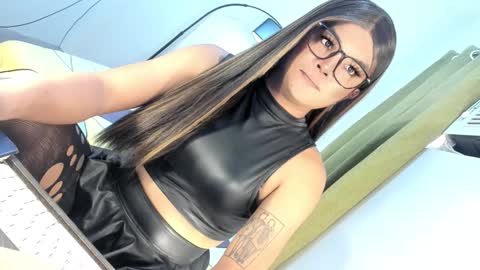 Snapshot of domina_angela chatting on 24, 9, 2025 ANGELA online show from 24, 9, 2025