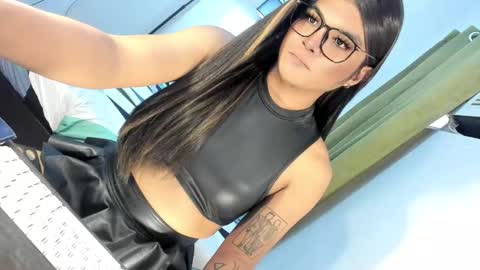 Snapshot of domina_angela chatting on 2, 10, 2025 ANGELA online show from 2, 10, 2025