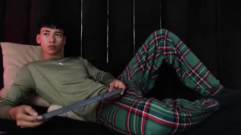 Snapshot of dominic_ghost chatting on 8, 11, 2025 Dominic online show from 8, 11, 2025