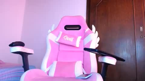   online show from 22, 11, 2025