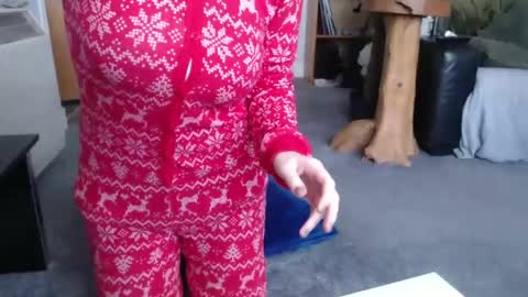   dominique  online show from 16, 1, 2025