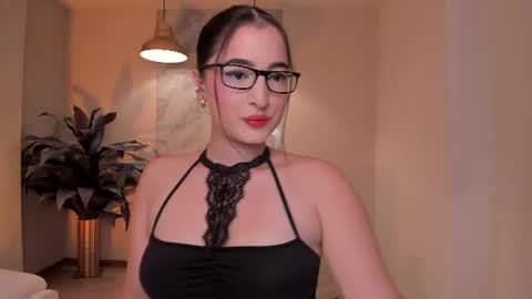 Dominique online show from 15, 7, 2026