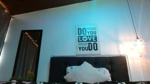  D O M I N K  online show from 9, 4, 2026