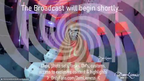 Snapshot of domlioness chatting on 27, 10, 2025 DomLioness online show from 27, 10, 2025