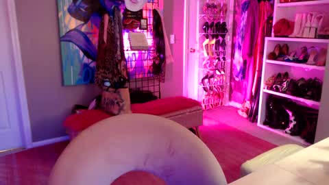 DommeTomorrow online show from 7, 12, 2024