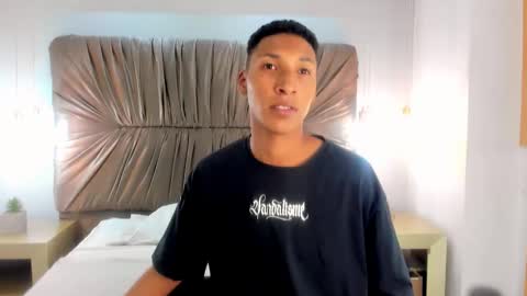 Snapshot of domminick18 chatting on 17, 10, 2025 Domminick18 online show from 17, 10, 2025