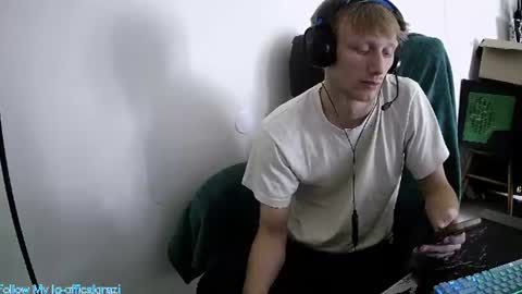 Snapshot of domohead0 chatting on 14, 7, 2026 dom online show from 14, 7, 2026