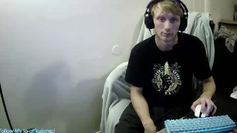 Snapshot of domohead0 chatting on 16, 7, 2026 dom online show from 16, 7, 2026