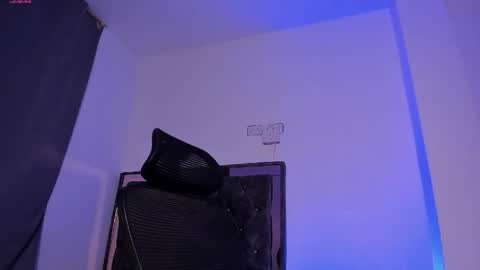 Donat Independent Model online show from 16, 4, 2026