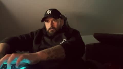 Snapshot of donchriiis chatting on 4, 11, 2025 donchriiis online show from 4, 11, 2025