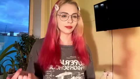 Snapshot of donettastrowbridge chatting on 14, 10, 2025 Karolina online show from 14, 10, 2025