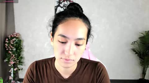 Aura online show from 3, 11, 2025