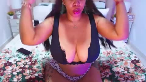 Snapshot of donnaadore chatting on 3, 10, 2025 Donna online show from 3, 10, 2025